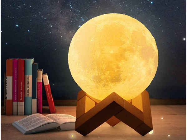 Lampe de nuit avec une lune lumineuse 3D clair de 