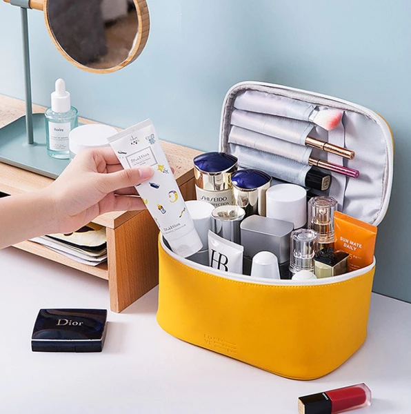 Coffre, sac cosmétique pour les cosmétiques fémini