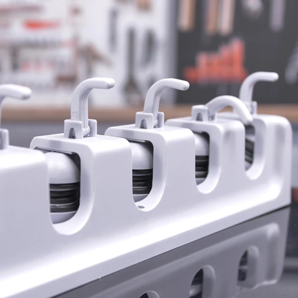 Accroche Balais Mural avec 5 Supports et 6 Crochet