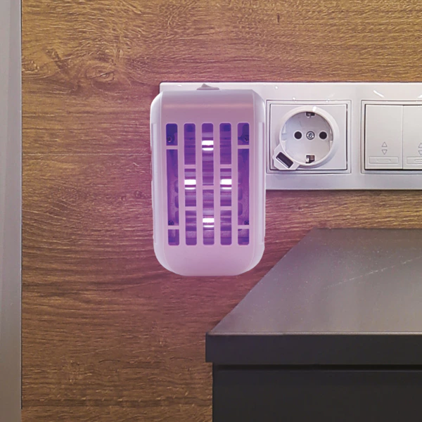 prise anti insectes lampe led