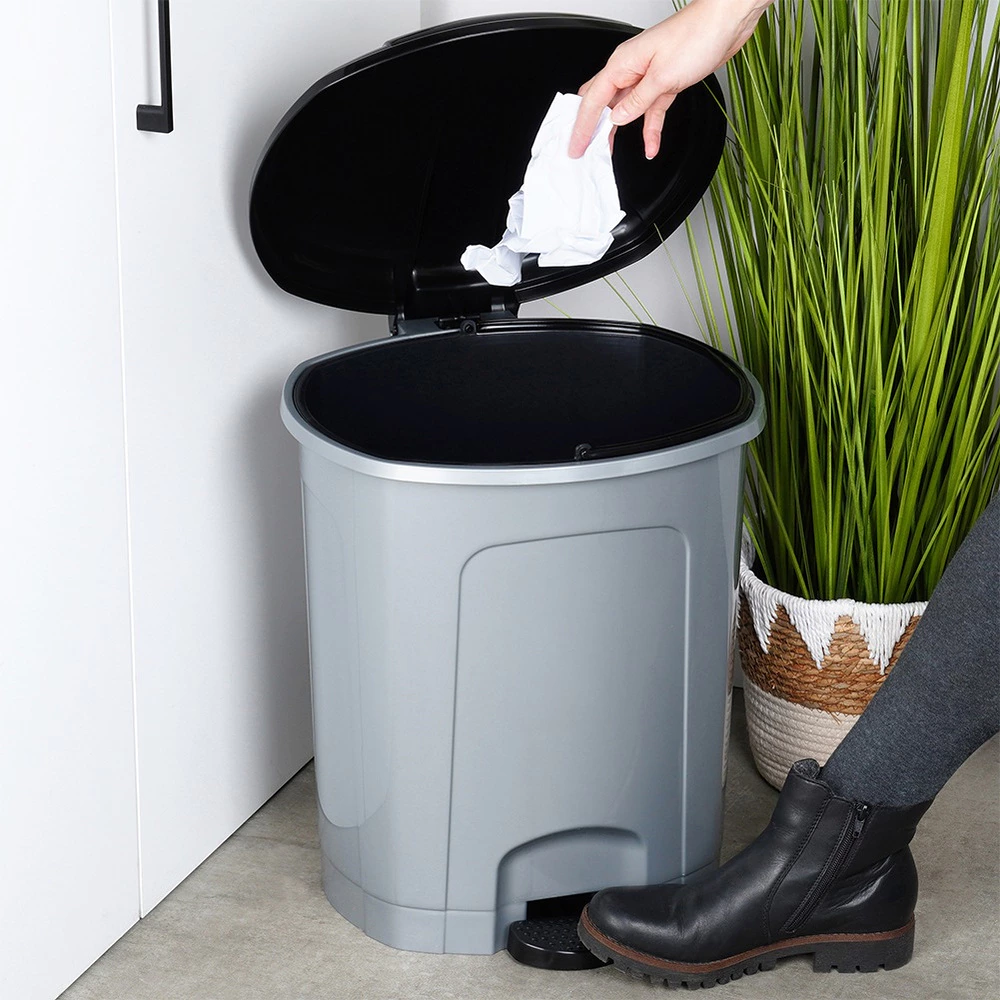 Poubelle en plastique grise 26 l