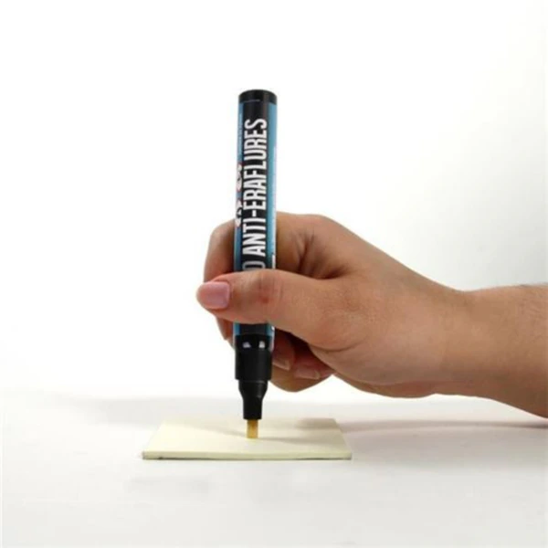 Stylo anti eraflures efface rayures