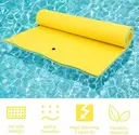 Tapis jaune enroulé