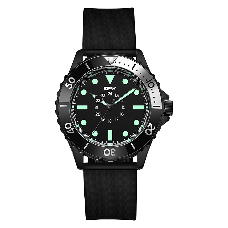 Montre Sport chic, cadran et lunette rotative noirs pour mesurer le temps. Bracelet silicone. Aiguilles lumineuses.