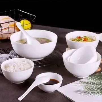 [N4] White ceramic bowl. Diameter 14 cm.