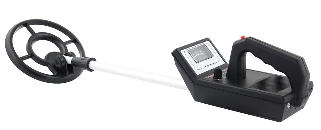 Metal detector treasure hunter
