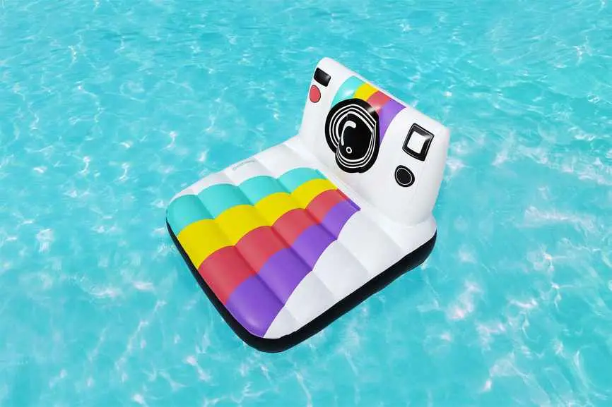 [43656] (43656) Pose N' Float Lounge 