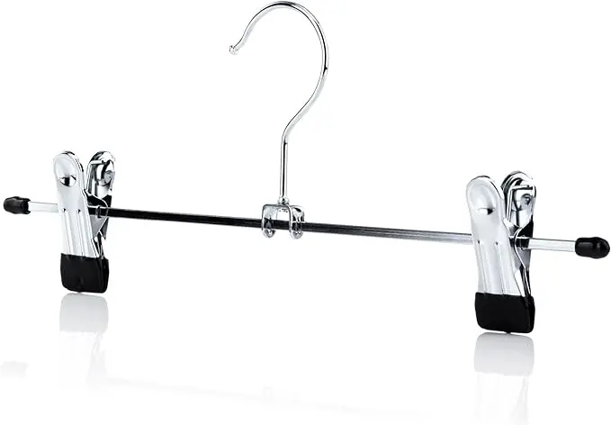 Set of hangers with clips x3