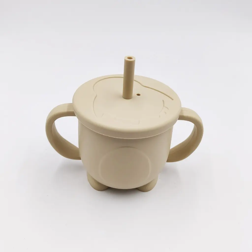 [YY-010 beige] Silicone cup with crushable straw, BPA free (Beige)