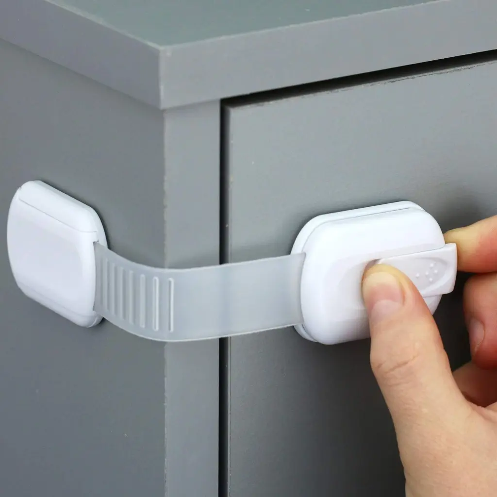 4 Serrures de securite coulissantes pour fermer les tiroirs,  armoires, portes...